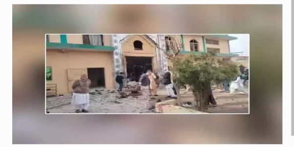 పాకిస్తాన్లో భారీ పేలుడు.. 50 మందికి పైగా దుర్మరణం