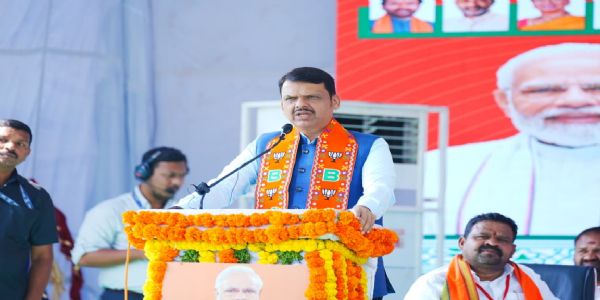 సిర్పూర్ కాగజ్‌నగర్ బహిరంగ సభలో మహారాష్ట్ర ముఖ్యమంత్రి శ్రీ దేవేంద్ర ఫడ్నవిస్