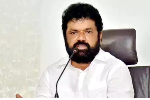 former-ysrcp-mp-nandigam-suresh-accused-of-25-lakhs-fraud former-ysrcp-mp-nandigam-suresh-accused-of-25-lakhs-fraud