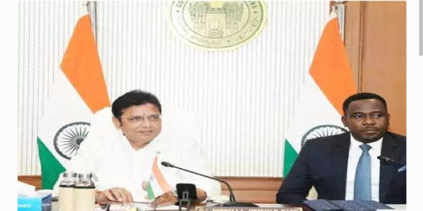 తెలంగాణ సచివాలయంలో టాంజానియా బృందం.. మంత్రి శ్రీధర్ బాబుతో భేటీ