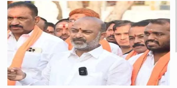 ఆ మూడు పార్టీలు కలిసినా గ్రేటర్లో గెలవరు.. బండి సంజయ్ సెన్సేషనల్ కామెంట్స్