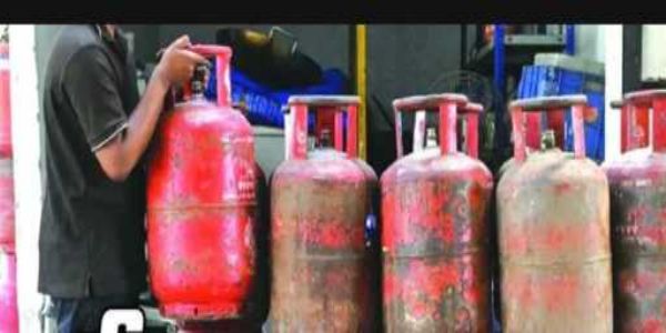 వంట గ్యాస్ సరఫరాపై కేంద్రం కీలక ప్రకటన