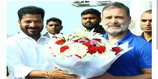 హైదరాబాద్ చేరుకున్న రాహుల్ గాంధీ.. ఘన స్వాగతం పలికిన CM రేవంత్ రెడ్డి