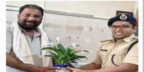 శాంతి భద్రతల పై జిల్లా ఎస్పీతో మంత్రి వాకిటి సమీక్ష