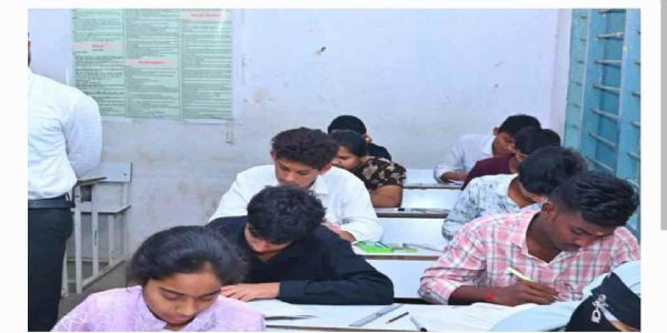 పదవ తరగతి పరీక్షలు పకడ్బందీగా నిర్వహించాలి : కలెక్టర్ బి. సత్యప్రసాద్