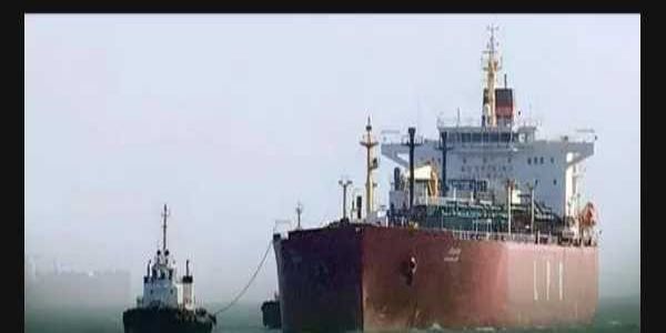 హోర్ముజ్ను దాటిన భారత నౌకలు జగ్ వసంత్, పైన్ గ్యాస్