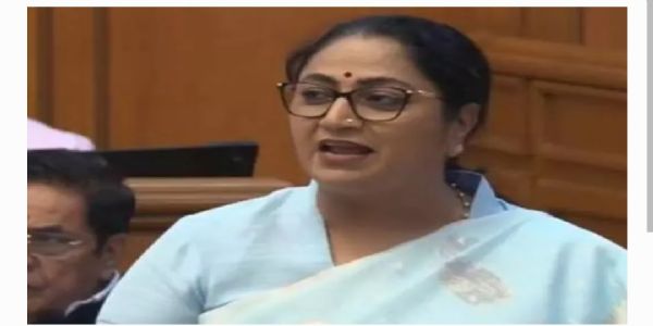 విద్యార్థినులకు ఉచిత సైకిళ్లు.. మహిళలకు నెలకు రూ.2,500 భరోసా..ఢిల్లీ ముఖ్యమంత్రి రేఖా గుప్తా