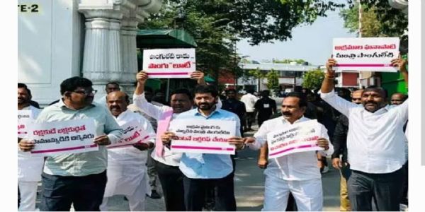 శాసనమండలిలో హైడ్రామా: బీఆర్ఎస్ ఎమ్మెల్సీలపై సస్పెన్షన్ వేటు