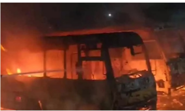 hree-school-buses-burnt-in-kadapa-539486