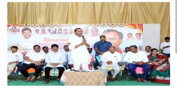 చేనేత కార్మికులను ముఖ్యమంత్రి వద్దకు తీసుకెళ్తా : మంత్రి కోమటిరెడ్డి