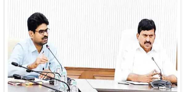 భారాస కూల్చిన రెవెన్యూ వ్యవస్థను పునర్నిర్మిస్తున్నాం