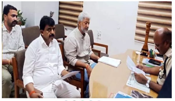 vallabhaneni-vamsi-approached-the-policelega