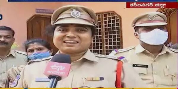 రహదారులపై ధాన్యం ఆరబెట్టొద్దు.. హుజురాబాద్ ఏసీపీ మాధవి