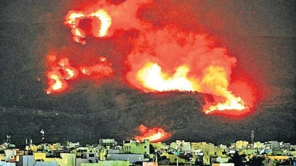 /fire-breaks-out-in-seshachala-hills-tirupati-firefighters-battle-to-cont