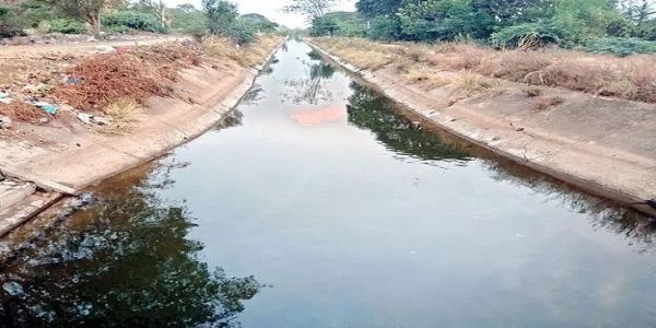 నిలిచిపోయిన ఎల్ ఎల్ సీ నీరు