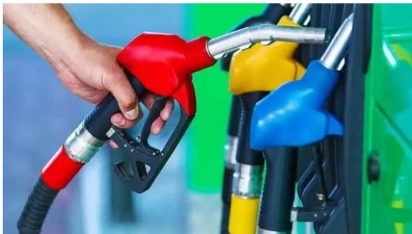 pakistan-raises-petrol-prices-by-rs-137-to-rs-458litre-and-diesel-by-