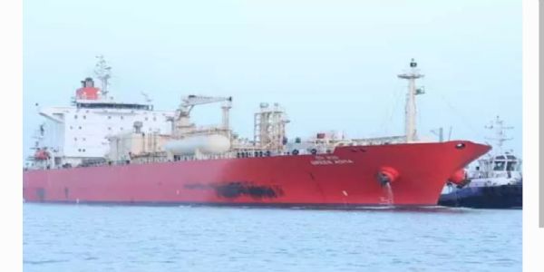 యుద్ధక్షేత్రాన్ని దాటి.. LPG లోడుతో ముంబై చేరిన భారత నౌక 'గ్రీన్ ఆశా'