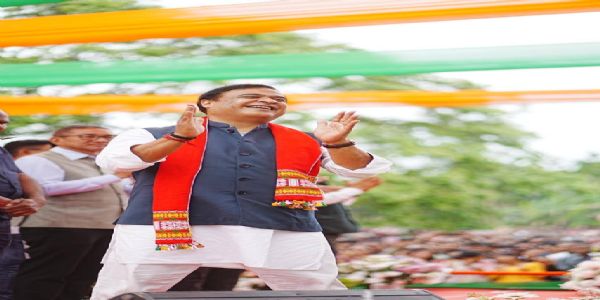 బంగ్లాదేశ్పై అసోం సీఎం హిమంత బిశ్వశర్మ వివాదాస్పద వ్యాఖ్యలు.. భారత రాయబారికి బంగ్లా సమన్లు