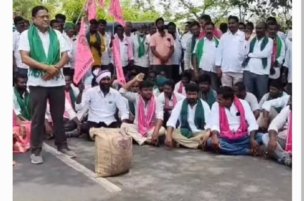 రైతుల ధర్నా