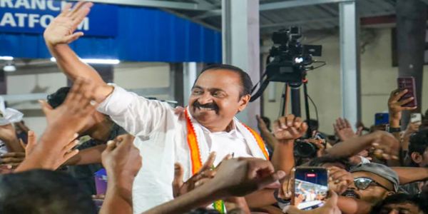 కేరళ రాజకీయాల్లో ఉత్కంఠకు తెర.. నూతన సీఎంగా వీడీ సతీశన్ ఎంపిక