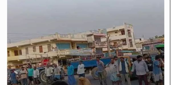 ధాన్యం కొనుగోళ్లలో నిర్లక్ష్యం.. జాతీయ రహదారిపై రైతుల నిరసన..
