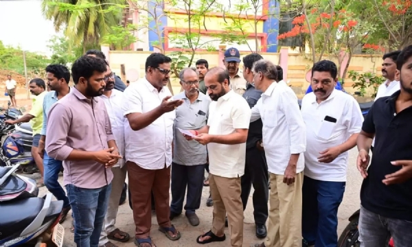/health-minister-y-satya-kumar-yadav-visited-dharmavaram-1