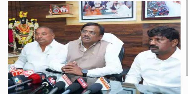 ధాన్యం కొనుగోలులో ప్రభుత్వం పారదర్శకత.. మంత్రి వివేక్