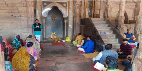 హైకోర్టు తీర్పుతో భోజ్శాల సముదాయంలో విశేషంగా పూజలు!