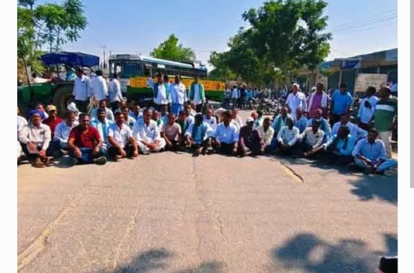 రైతుల ధర్నా