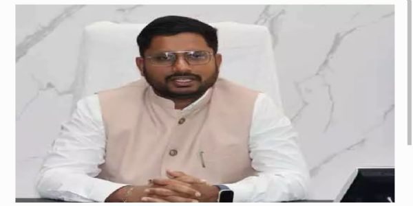 నీట్ పరీక్షకు హాజరయ్యే అభ్యర్థులు ఖచ్చితంగా నిబంధనలు పాటించాలి : జోగులాంబ కలెక్టర్