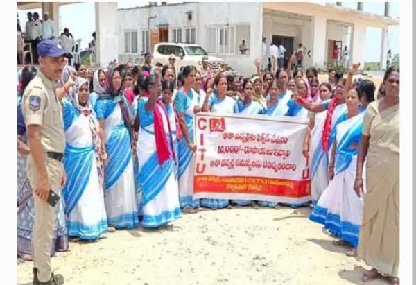 ఆశా కార్యకర్తలు