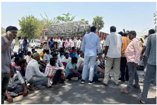 Warangal Khammam highway [protest