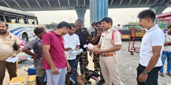 తిరుపతిలో నార్కోటిక్ డాగ్స్ విస్తృత తనిఖీలు!