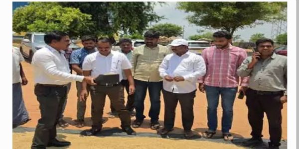 వడ్ల కొనుగోలు కేంద్రంలో జిల్లా అధికారుల ఆకస్మిక తనిఖీ