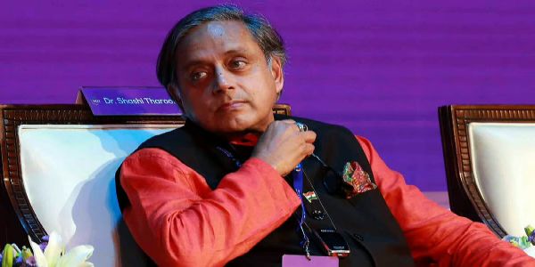 మోదీ, అమిత్ షాల వ్యూహాలపై శశి థరూర్ ప్రశంసలు