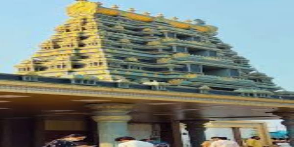 గుడి. గోపురాన్ని తలపిస్తున్న ఈ నిర్మాణం ఏలూరు.రైల్వే.స్టేషన్