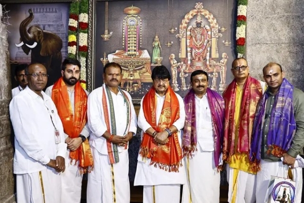 madhya-pradesh-minister-in-the-presence-of-the-three-1673