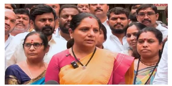 మైనర్లపై జరుగుతున్న దాడులపై రేవంత్ రెడ్డి స్పందించాలి: కవిత డిమాండ్