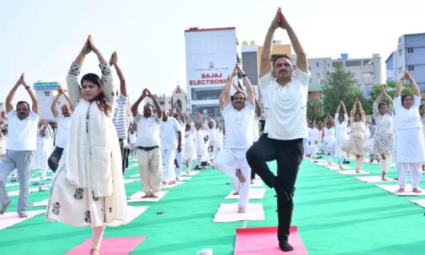 నంద్యాలలో ‘యోగాంధ్ర-2026’ వేడుకలు నంద్యాలలో ‘యోగాంధ్ర-2026’ వేడుకలు