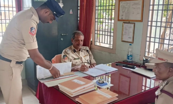 నగరి అగ్నిమాపక కేంద్రాన్ని తనిఖీ చేసిన