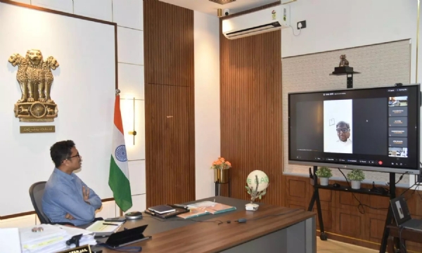 పుట్టపర్తి జిల్లాలో ఖరీఫ్ సాగు, ఎరువుల లభ్యతపై కలెక్టర్ శ్యామ్ ప్రసాద్ సమీక్ష