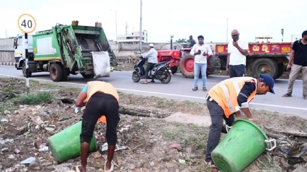 municipal-commissioner-challa-obulesu-inspects-sanitation- municipal-commissioner-challa-obulesu-inspects-sanitation-