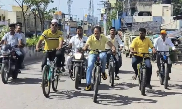 సైకిల్ ర్యాలీ నిర్వహించిన ఎమ్మెల్యే వెంకటప్రసాద్ సైకిల్ ర్యాలీ నిర్వహించిన ఎమ్మెల్యే వెంకటప్రసాద్