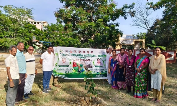 సూళ్ళూరుపేటలో ప్రతీ ఇంటికీ రూల్స్ మార్చిన అధికారులు.. ఏంటో తెలుసా? సూళ్ళూరుపేటలో ప్రతీ ఇంటికీ రూల్స్ మార్చిన అధికారులు.. ఏంటో తెలుసా?