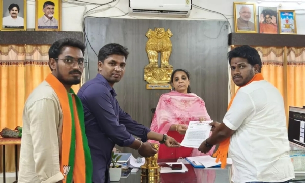 kadiri-leaders-submit-memo-to-rdo-kalavathi-over-p
