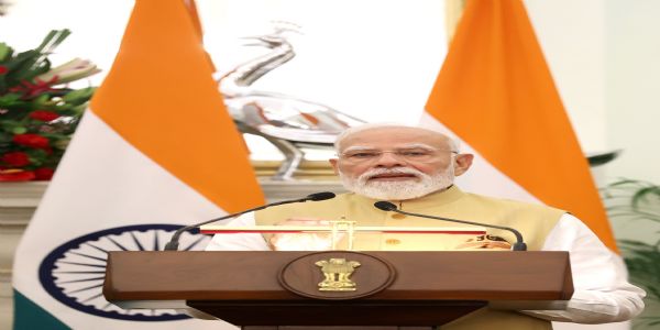 అంతరిక్షంలోకి ప్రధాని మోదీ రాసిన పోస్ట్కార్డు..