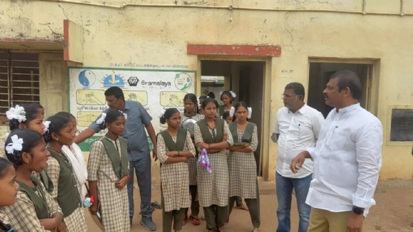 గురుకుల పాఠశాలలో ఎమ్మెల్సీ ఆకస్మిక తనిఖీ.. వార్డెన్పై ఆగ్రహం!