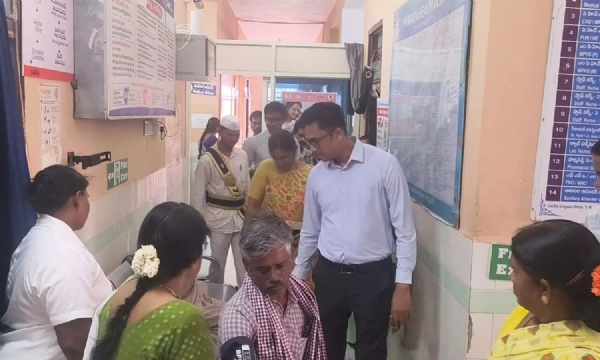 అమడగూరు పీహెచ్సీని ఆకస్మికంగా తనిఖీ చేసిన జిల్లా కలెక్టర్