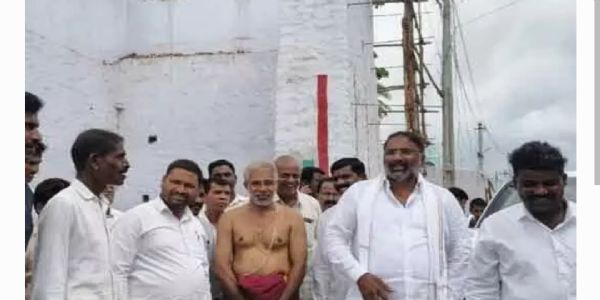 ఆలయ రాజగోపురం పనుల ప్రారంభంలో ఆలస్యం.. మంత్రి ఆగ్రహం