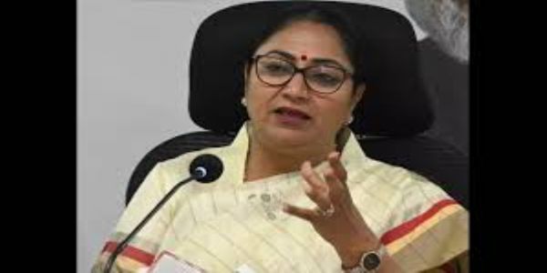 ఢిల్లీలో జలమయం: రోడ్లపైకి దిగి స్వయంగా సమీక్షించిన ముఖ్యమంత్రి రేఖా గుప్తా, మంత్రి అతిషి